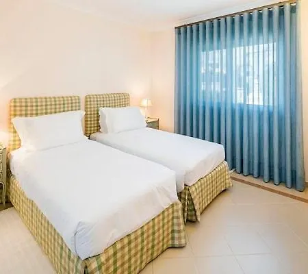 Sleeps 6 Pool Air Con Wifi *