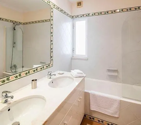 Sleeps 6 Pool Air Con Wifi *